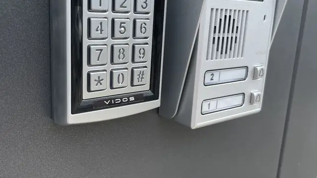 Panel wywołania wideodomofonu z klawiaturą kodową